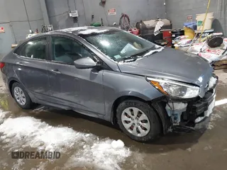 2016 Hyundai Accent SE z VIN KMHCT4AE2GU139826, wystawiony jako IAAI lot #41545891 z przebiegiem 86 555 mil mil oraz . Historia ofert i sprzedaży dostępna na DreamBid. Obrazek 1.