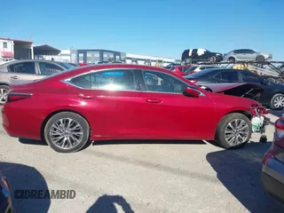 2020 Lexus ES with VIN 58ADZ1B13LU071276, listed as a IAAI auction lot 41298403 with 18,549 mi miles. Bid and sale history available at carsss.com. Image 13.
