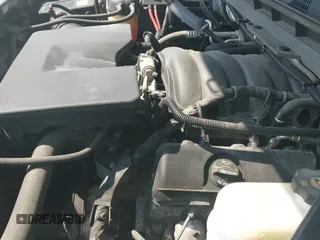 2018 Chevrolet Silverado 1500 LT z VIN 1GCVKREH3JZ315519, wystawiony jako IAAI lot #43148842 z przebiegiem 149 393 mil mil oraz . Historia ofert i sprzedaży dostępna na DreamBid. Obrazek 24.