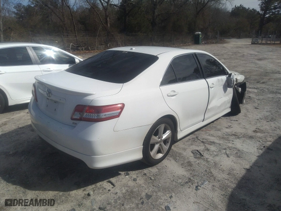 2011 Toyota Camry LE with VIN 4T1BK3EK0BU611412, listed as a IAAI auction lot 41596045 with 289,906 mi miles. Bid and sale history available at carsss.com. Image 4.