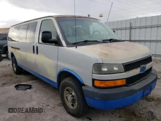 2007 Chevrolet Express Passenger z VIN 1GAHG39U571153735, wystawiony jako Copart lot #87535245 z przebiegiem 138 634 mil mil oraz Czysty tytuł • Clean title. Historia ofert i sprzedaży dostępna na DreamBid. Obrazek 4.