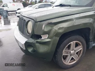 2008 Jeep Patriot Limited with VIN 1J8FT48W28D522403, listed as a IAAI auction lot 41778174 with 144,683 mi miles and . Bid and sale history available at DreamBid. Image 6.