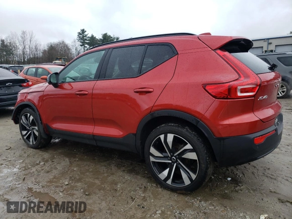 2023 Volvo XC40 Plus Dark Theme с VIN YV4L12UW5P2071775, выставлен на аукционе Copart как лот 51894235 с пробегом 18 883 миль миль и Списание • Salvage title. История ставок и продаж доступна на DreamBid. Изображение 2.