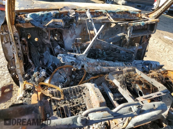 2004 GMC Sierra 2500HD z VIN 1GTHK23144F141847, wystawiony jako Copart lot #81376684 z przebiegiem Nie podano mil oraz Szkoda całkowita • Salvage title. Historia ofert i sprzedaży dostępna na DreamBid. Obrazek 8.