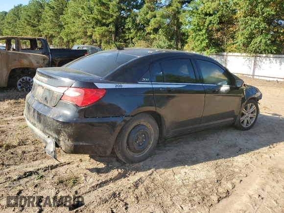 2013 Chrysler 200 LX with VIN 1C3CCBAB6DN669662, listed as a Copart auction lot 73813984 with Not Provided miles and Salvage Title. Bid and sale history available at carsss.com. Image 3.