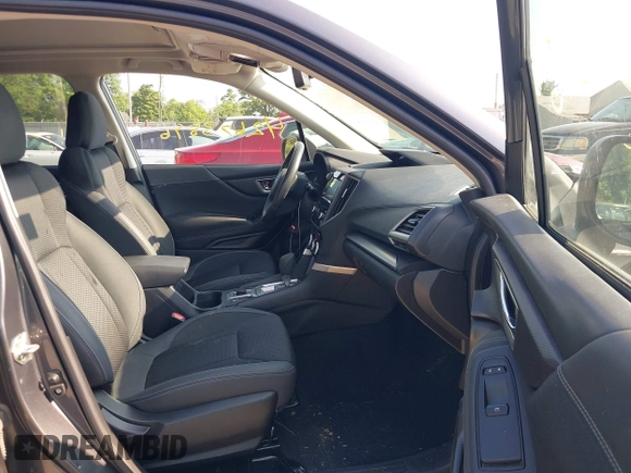 2021 Subaru Forester Premium z VIN JF2SKAJC9MH562537, wystawiony jako IAAI lot #42673896 z przebiegiem 66 819 mil mil oraz . Historia ofert i sprzedaży dostępna na DreamBid. Obrazek 5.
