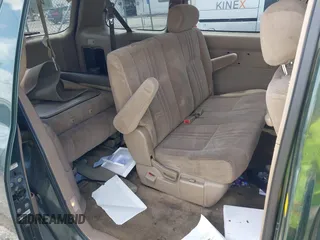 2002 Toyota Sienna CE z VIN 4T3ZF19C72U437680, wystawiony jako IAAI lot #42116161 z przebiegiem 229 779 mil mil oraz . Historia ofert i sprzedaży dostępna na DreamBid. Obrazek 8.