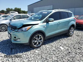 2013 Ford Escape Titanium with VIN 1FMCU0J95DUD15353, listed as a Copart auction lot 53604625 with 49,652 mi miles and Salvage Title. Bid and sale history available at carsss.com. Image 1.