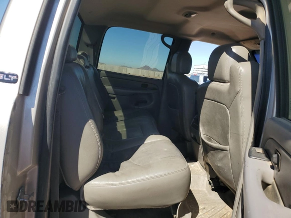 2005 GMC Sierra 2500HD SLE z VIN 1GTHK232X5F936296, wystawiony jako Copart lot #50244575 z przebiegiem 336 259 mil mil oraz Szkoda całkowita • Salvage title. Historia ofert i sprzedaży dostępna na DreamBid. Obrazek 10.