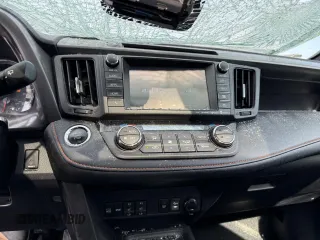 2017 Toyota RAV4 SE z VIN 2T3JFREVXHW628554, wystawiony jako Copart lot #61222355 z przebiegiem 162 218 mil mil oraz Szkoda całkowita • Salvage title. Historia ofert i sprzedaży dostępna na DreamBid. Obrazek 8.