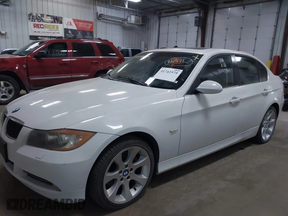 2006 BMW 3 Series 330xi with VIN WBAVD33546KL51295, listed as a IAAI auction lot 41742575 with 164,434 mi miles. Bid and sale history available at carsss.com. Image 6.
