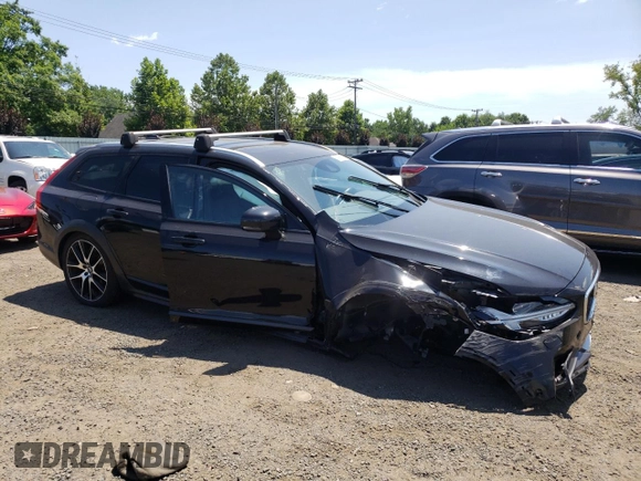 2018 Volvo V90 z VIN YV4A22NLXJ1027194, wystawiony jako Copart lot #63905984 z przebiegiem 47 563 mil mil oraz Szkody całkowita. Historia ofert i sprzedaży dostępna na DreamBid. Obrazek 4.