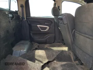2017 Nissan Titan SV z VIN 1N6AA1EJ8HN522119, wystawiony jako Copart lot #52708905 z przebiegiem 139 582 mil mil oraz Szkoda całkowita • Salvage title. Historia ofert i sprzedaży dostępna na DreamBid. Obrazek 10.