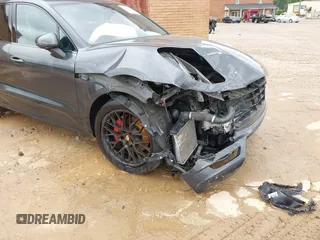 2017 Porsche Macan GTS with VIN WP1AG2A53HLB50635, listed as a IAAI auction lot 41665310 with 100,730 mi miles. Bid and sale history available at carsss.com. Image 6.