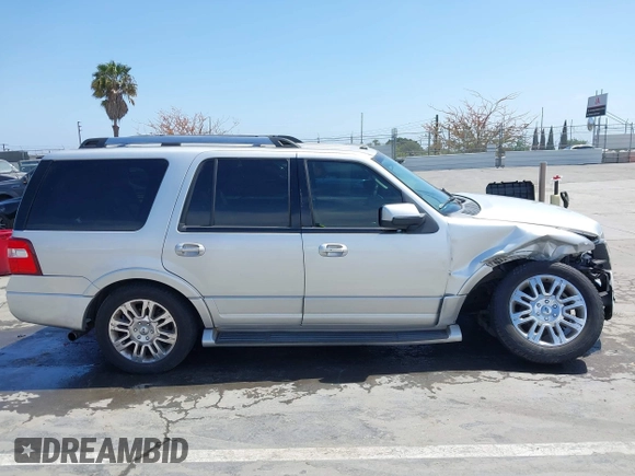 2011 Ford Expedition Limited z VIN 1FMJU2A54BEF43559, wystawiony jako IAAI lot #42294213 z przebiegiem 153 030 mil mil oraz . Historia ofert i sprzedaży dostępna na DreamBid. Obrazek 13.