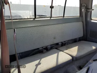 1997 Toyota T100 DX z VIN JT4TN12D0V0038324, wystawiony jako Copart lot #72609844 z przebiegiem 233 254 mil mil oraz Tytuł czysty. Historia ofert i sprzedaży dostępna na DreamBid. Obrazek 10.