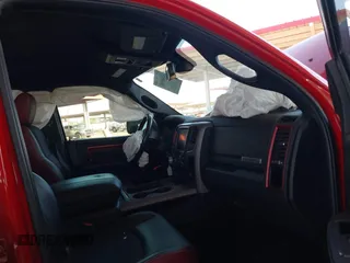 2016 Ram 1500 Rebel z VIN 1C6RR7YT3GS175255, wystawiony jako IAAI lot #42085582 z przebiegiem 67 971 mil mil oraz . Historia ofert i sprzedaży dostępna na DreamBid. Obrazek 5.