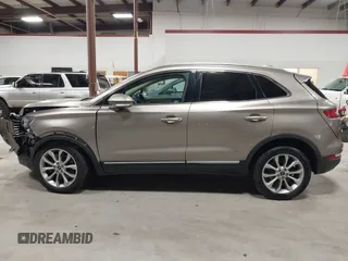 2018 Lincoln MKC Select z VIN 5LMCJ2D95JUL03454, wystawiony jako IAAI lot #42183892 z przebiegiem 78 248 mil mil oraz . Historia ofert i sprzedaży dostępna na DreamBid. Obrazek 15.