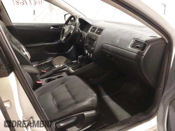2011 Volkswagen Jetta SE z VIN 3VWDZ7AJ9BM323290, wystawiony jako IAAI lot #41877681 z przebiegiem 115 307 mil mil oraz . Historia ofert i sprzedaży dostępna na DreamBid. Obrazek 5.