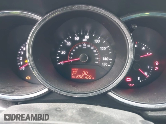 2013 Kia Sorento EX with VIN 5XYKUDA27DG385240, listed as a IAAI auction lot 41989061 with 266,169 mi miles. Bid and sale history available at carsss.com. Image 7.