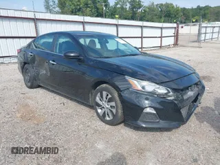 2020 Nissan Altima 2.5 S with VIN 1N4BL4BV4LC242265, listed as a IAAI auction lot 40421547 with 113,010 mi miles. Bid and sale history available at carsss.com. Image 1.