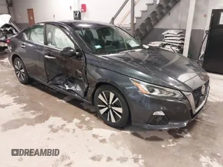 2020 Nissan Altima 2.5 SL with VIN 1N4BL4EV5LC136015, listed as a IAAI auction lot 41574543 with 109,681 mi miles. Bid and sale history available at carsss.com. Image 1.