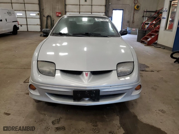 2001 Pontiac Sunfire SE with VIN 1G2JB124717145098, listed as a Copart auction lot 48211645 with 97,886 mi miles and Clean Title. Bid and sale history available at carsss.com. Image 5.