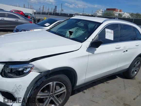 2019 Mercedes-Benz GLC 300 z VIN WDC0G4JB4KV186998, wystawiony jako IAAI lot #41932159 z przebiegiem 62 780 mil mil oraz . Historia ofert i sprzedaży dostępna na DreamBid. Obrazek 14.