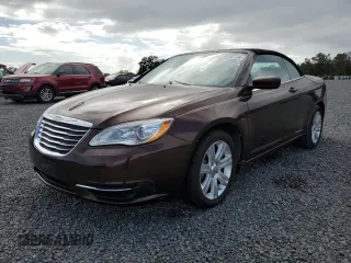 2013 Chrysler 200 Touring z VIN 1C3BCBEGXDN609899, wystawiony jako Copart lot #74966724 z przebiegiem 38 028 mil mil oraz Szkoda całkowita • Salvage title. Historia ofert i sprzedaży dostępna na DreamBid. Obrazek 1.