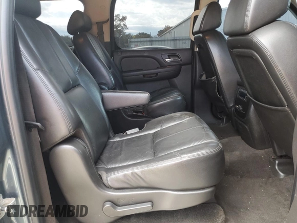 2008 Chevrolet Suburban LT w/3LT with VIN 3GNFK16398G194554, listed as a Copart auction lot 79821194 with 300,889 mi miles and Salvage Title. Bid and sale history available at carsss.com. Image 12.