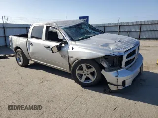 2017 Ram 1500 Express z VIN 3C6RR7KT2HG796827, wystawiony jako Copart lot #56476325 z przebiegiem 138 544 mil mil oraz Szkoda całkowita • Salvage title. Historia ofert i sprzedaży dostępna na DreamBid. Obrazek 4.