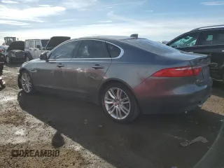 2016 Jaguar XF 35t Prestige z VIN SAJBK4BV8GCY18346, wystawiony jako Copart lot #46985125 z przebiegiem 89 484 mil mil oraz Szkoda całkowita • Salvage title. Historia ofert i sprzedaży dostępna na DreamBid. Obrazek 2.