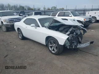 2017 Dodge Challenger SXT Plus z VIN 2C3CDZAG5HH658149, wystawiony jako IAAI lot #41876762 z przebiegiem 128 126 mil mil oraz . Historia ofert i sprzedaży dostępna na DreamBid. Obrazek 1.