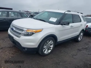 2013 Ford Explorer XLT with VIN 1FM5K7D83DGC67232, listed as a IAAI auction lot 41032227 with 151,518 mi miles. Bid and sale history available at carsss.com. Image 18.