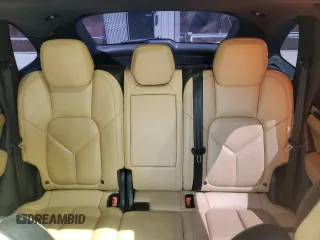 2016 Porsche Cayenne z VIN WP1AA2A22GKA08076, wystawiony jako Copart lot #55059565 z przebiegiem 71 521 mil mil oraz Szkoda całkowita • Salvage title. Historia ofert i sprzedaży dostępna na DreamBid. Obrazek 10.