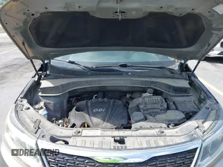 2014 Kia Sorento LX with VIN 5XYKT3A60EG486699, listed as a IAAI auction lot 42143270 with 127,190 mi miles and . Bid and sale history available at DreamBid. Image 10.