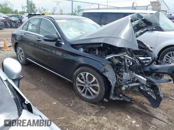 2017 Mercedes-Benz C 300 z VIN 55SWF4KB2HU204406, wystawiony jako IAAI lot #42219682 z przebiegiem 138 399 mil mil oraz . Historia ofert i sprzedaży dostępna na DreamBid. Obrazek 1.