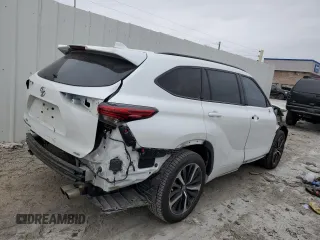 2022 Toyota Highlander XSE z VIN 5TDLZRAHXNS123496, wystawiony jako Copart lot #79821694 z przebiegiem 41 095 mil mil oraz Szkoda całkowita • Salvage title. Historia ofert i sprzedaży dostępna na DreamBid. Obrazek 3.