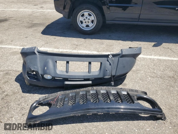2016 Jeep Patriot Sport with VIN 1C4NJPBB1GD526120, listed as a Copart auction lot 57915005 with 153,283 mi miles and Salvage title. Bid and sale history available at DreamBid. Image 12.