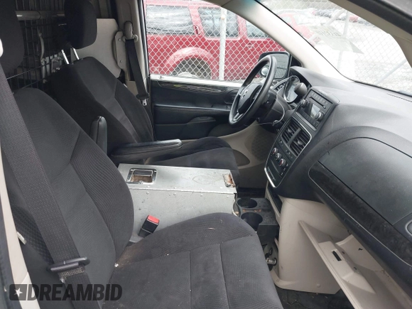 2014 Ram Cargo Van Tradesman with VIN 2C4JRGAG6ER389982, listed as a IAAI auction lot 41332110 with 133,351 mi miles. Bid and sale history available at carsss.com. Image 5.