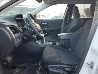 2019 Jeep Cherokee Latitude with VIN 1C4PJMCX9KD155363, listed as a Copart auction lot 46934065 with 68,195 mi miles and Salvage Title. Bid and sale history available at carsss.com. Image 7.