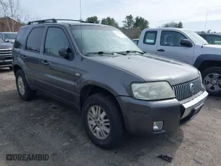 2005 Mercury Mariner Luxury with VIN 4M2CU57175DJ27447, listed as a IAAI auction lot 41921584 with 1 mi miles. Bid and sale history available at carsss.com. Image 1.