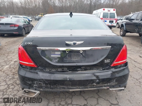 2018 Genesis G90 3.3T Premium with VIN KMHG34JA7JU041008, listed as a IAAI auction lot 41719369 with 146,874 mi miles. Bid and sale history available at carsss.com. Image 16.