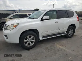 2012 Lexus GX 460 z VIN JTJBM7FX8C5043886, wystawiony jako Copart lot #56077315 z przebiegiem 210 343 mil mil oraz Czysty tytuł • Clean title. Historia ofert i sprzedaży dostępna na DreamBid. Obrazek 1.