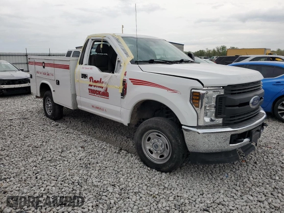 2019 Ford F-250 XL with VIN 1FDBF2B61KEF04613, listed as a Copart auction lot 53239515 with Not provided miles and Salvage title. Bid and sale history available at DreamBid. Image 4.