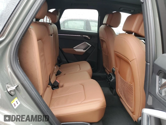2024 Audi Q3 S line Premium Plus z VIN WA1EECF33R1019380, wystawiony jako Copart lot #80715474 z przebiegiem 6 651 mil mil oraz Szkoda całkowita • Salvage title. Historia ofert i sprzedaży dostępna na DreamBid. Obrazek 12.