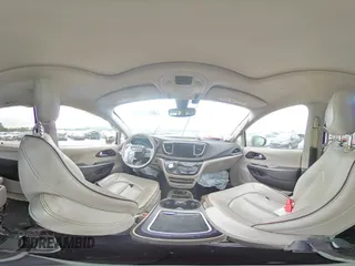 2020 Chrysler Pacifica Limited z VIN 2C4RC1GG7LR143660, wystawiony jako Copart lot #49909805 z przebiegiem Nie podano mil oraz Szkody całkowita. Historia ofert i sprzedaży dostępna na DreamBid. Obrazek 15.