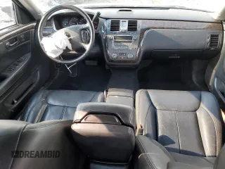 2011 Cadillac DTS Luxury Collection z VIN 1G6KD5E64BU100043, wystawiony jako Copart lot #56124355 z przebiegiem 130 161 mil mil oraz Szkoda całkowita • Salvage title. Historia ofert i sprzedaży dostępna na DreamBid. Obrazek 8.