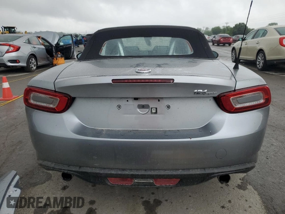2017 FIAT 124 Spider Lusso z VIN JC1NFAEK0H0127134, wystawiony jako Copart lot #56334925 z przebiegiem 12 367 mil mil oraz Szkoda całkowita • Salvage title. Historia ofert i sprzedaży dostępna na DreamBid. Obrazek 6.