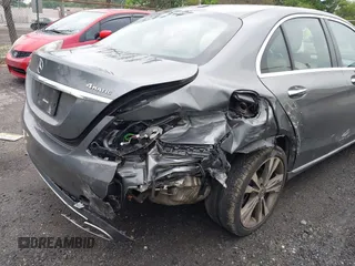 2019 Mercedes-Benz C 300 z VIN 55SWF8EB5KU300556, wystawiony jako IAAI lot #42367723 z przebiegiem 68 335 mil mil oraz . Historia ofert i sprzedaży dostępna na DreamBid. Obrazek 6.